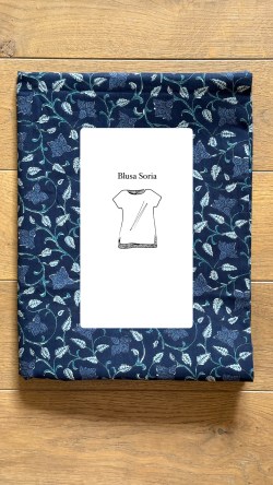 blusa UN MONDO DISEGNATO fiori blu