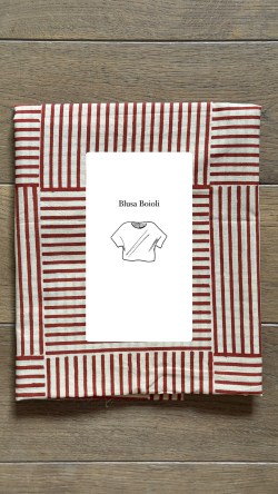 blusa UN MONDO DISEGNATO geometrie rosso