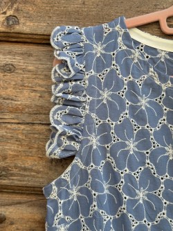 vestito LUCI E RICAMI azzurro polvere